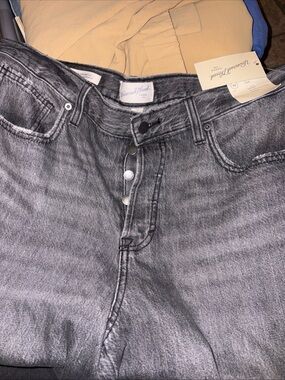 Universal Thread Women’s Slim Straight Grey Jeans